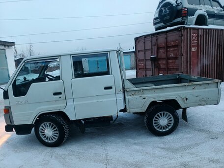 1991 Toyota HiAce, белый, 500000 рублей, вид 3