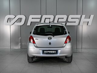 2010 Toyota Vitz II (XP90), серебристый, 600000 рублей, вид 4