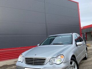 2006 Mercedes-Benz C-Класс 280 II (W203) Рестайлинг, серебристый, 850000 рублей, вид 3