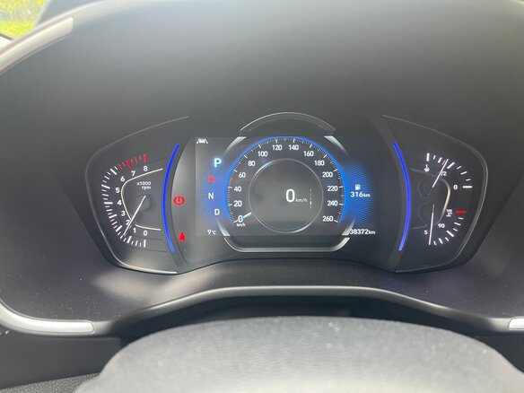 2019 Hyundai Santa Fe IV, серый, 4200000 рублей - вид 9