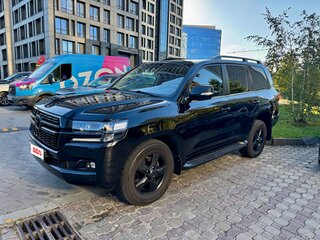 2018 Toyota Land Cruiser 200 Series Рестайлинг 2, чёрный, 4700000 рублей, вид 1