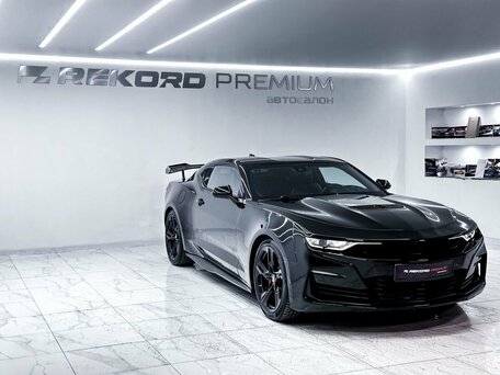 2018 Chevrolet Camaro SS VI Рестайлинг, чёрный, 4800000 рублей, вид 3