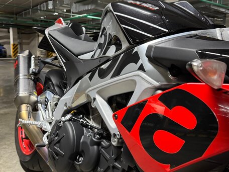 2019 Aprilia Tuono V4, серебристый, 1599000 рублей, вид 3