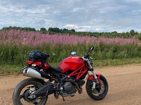 2009 Ducati Monster 696, красный, 380000 рублей, вид 1