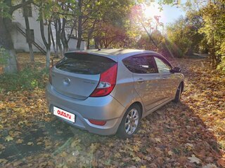 2013 Hyundai Solaris I, серебристый, 800000 рублей, вид 3