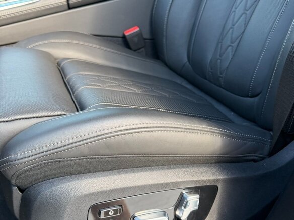 2025 BMW X7 M60i I (G07) Рестайлинг, серый, 17500000 рублей - вид 17