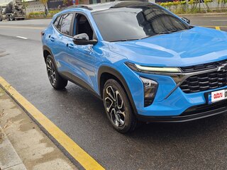 2023 Chevrolet Trax II, голубой, 1670000 рублей, вид 3