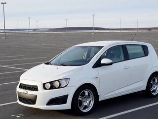 2014 Chevrolet Aveo II, белый, 785000 рублей, вид 2