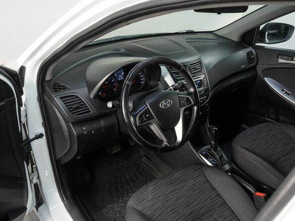 2016 Hyundai Solaris I Рестайлинг, белый, 1050000 рублей - вид 8