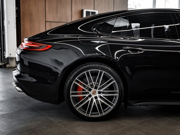 2018 Porsche Panamera Turbo II, чёрный - вид 5
