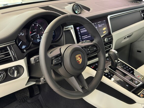 2025 Porsche Macan I Рестайлинг 2, чёрный, 11495000 рублей - вид 20