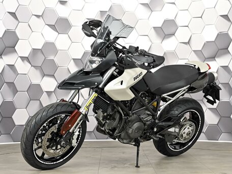 2010 Ducati Hypermotard, белый, 555000 рублей, вид 2