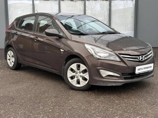 2015 Hyundai Solaris I Рестайлинг, коричневый, 919000 рублей, вид 2