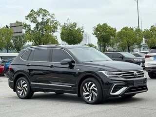 2023 Volkswagen Tiguan L II Рестайлинг (China Market), чёрный, 2250100 рублей, вид 2