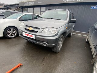 2011 Chevrolet Niva I Рестайлинг, серый, 550000 рублей, вид 1