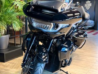 2026 Harley-Davidson Road Glide Limited, чёрный, 4950000 рублей, вид 4