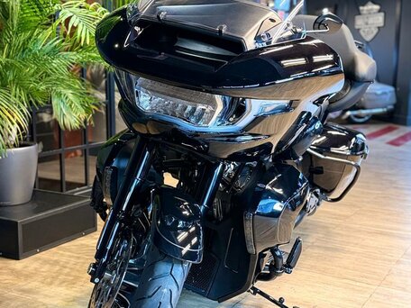 2026 Harley-Davidson Road Glide Limited, чёрный, 4950000 рублей, вид 4