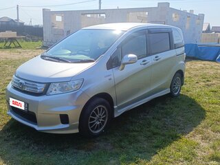2010 Honda Freed Spike I Рестайлинг, серебристый, 1100000 рублей, вид 1