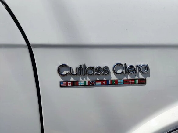 1990 Oldsmobile Cutlass Ciera, белый, 650000 рублей - вид 12