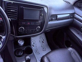 2016 Mitsubishi Outlander III Рестайлинг 2, серебристый, 1633500 рублей, вид 4