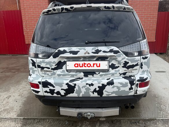 2012 Mitsubishi Outlander II Рестайлинг, белый, 1600000 рублей - вид 2
