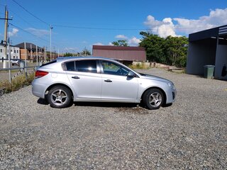 2013 Chevrolet Cruze I Рестайлинг, серебристый, 560000 рублей, вид 2