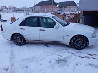 1998 Mercedes-Benz C-Класс 220 I (W202) Рестайлинг, белый, 350000 рублей, вид 3