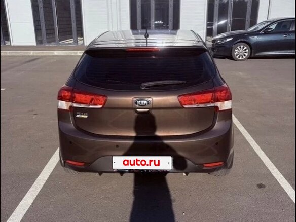 2015 Kia Rio III Рестайлинг, коричневый, 1100000 рублей - вид 1