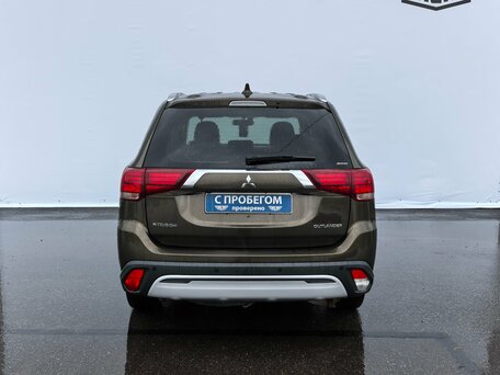 2019 Mitsubishi Outlander III Рестайлинг 3, коричневый, 1820000 рублей, вид 5