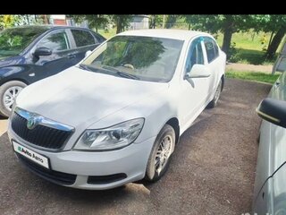 2012 Skoda Octavia II (A5) Рестайлинг, белый, 700000 рублей, вид 4
