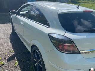 2009 Opel Astra GTC H Рестайлинг, белый, 600000 рублей, вид 2