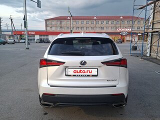 2020 Lexus NX 300 I Рестайлинг, белый, 3000000 рублей, вид 5