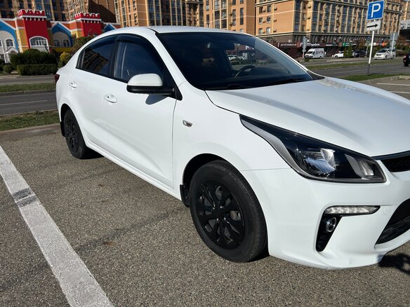 2019 Kia Rio IV, белый, 1550000 рублей - вид 5