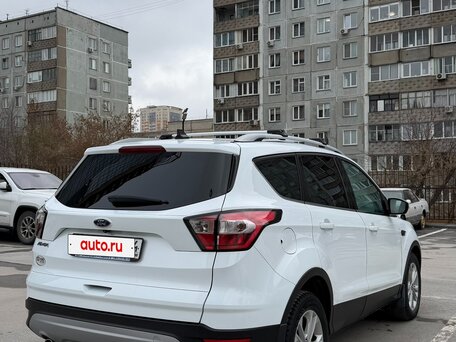 2018 Ford Kuga II Рестайлинг, белый, 1900000 рублей, вид 5