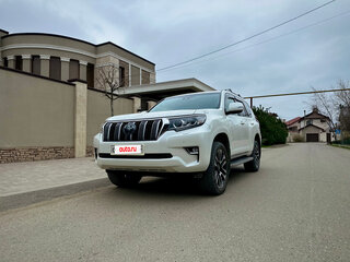 2018 Toyota Land Cruiser Prado 150 Series Рестайлинг 2, белый, 4350000 рублей, вид 2