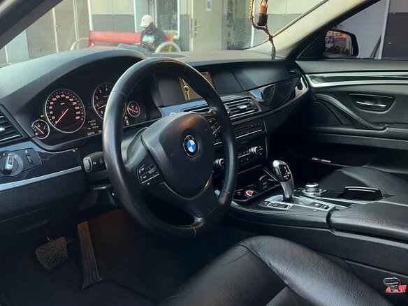 2013 BMW 5 серии 520i VI (F10/F11/F07), коричневый, 1500000 рублей - вид 6