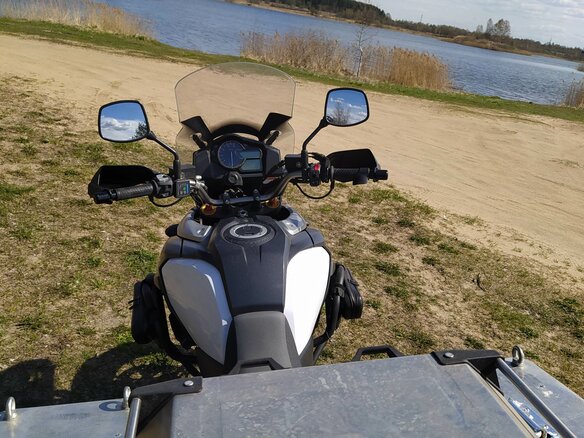 2015 Suzuki V-Strom 1000, белый, 600000 рублей - вид 5