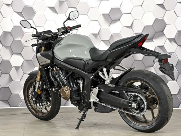 2024 Honda CB 650R, серый, 1199000 рублей - вид 7