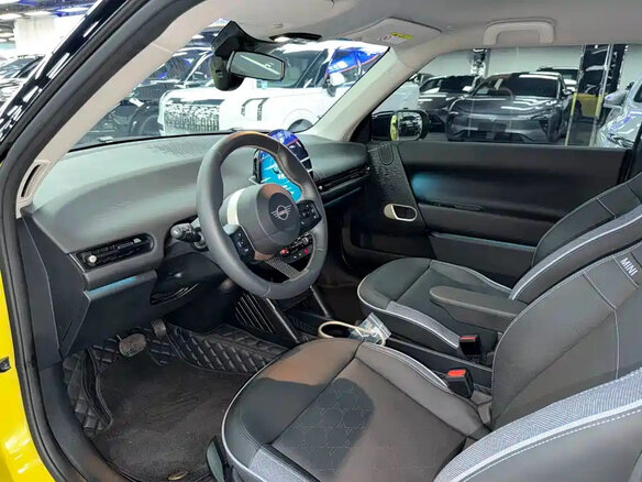 2024 Mini Hatch E IV (F65/F66/J01), жёлтый, 3550000 рублей - вид 7