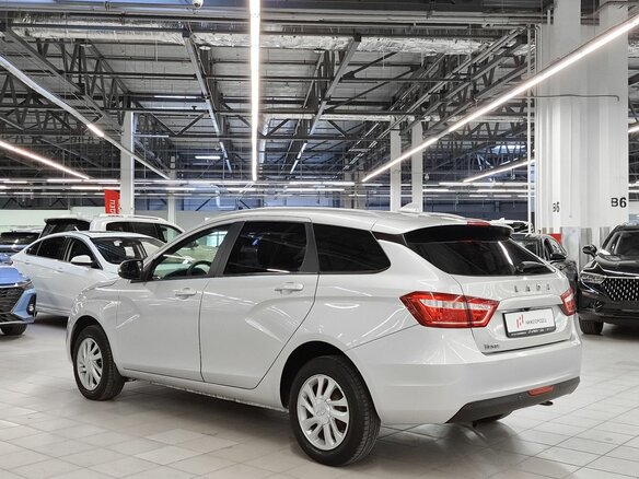 2018 Lada (ВАЗ) Vesta SW I, серебристый, 919000 рублей - вид 4