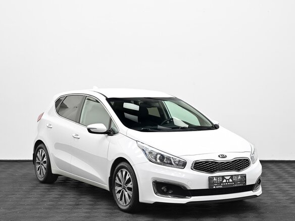 2017 Kia Ceed II Рестайлинг, белый, 1345000 рублей