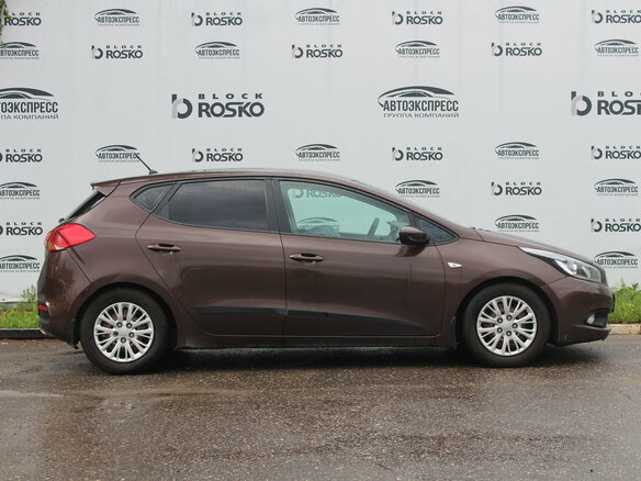 2012 Kia Ceed II, коричневый, 560000 рублей - вид 3