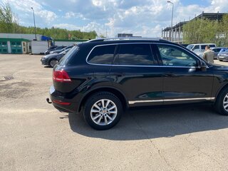 2014 Volkswagen Touareg II, чёрный, 1900000 рублей, вид 3