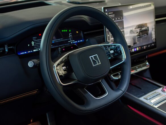 2025 Zeekr 9X 55 kWh (до 3.5 т), чёрный, 12390000 рублей - вид 15