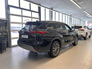 2025 Toyota Highlander IV (XU70), чёрный, 6650000 рублей, вид 2