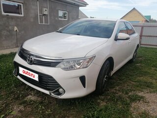 2015 Toyota Camry VII (XV50) Рестайлинг, белый, 1910000 рублей, вид 1