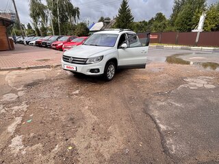 2014 Volkswagen Tiguan I Рестайлинг, белый, 1400000 рублей, вид 1