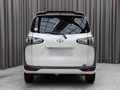 2022 Toyota Sienta II Рестайлинг, белый, 1290000 рублей, вид 4