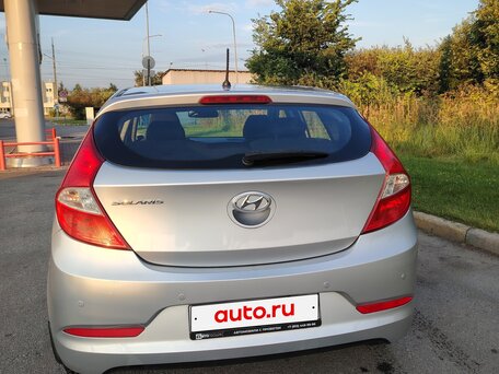 2016 Hyundai Solaris I Рестайлинг, серебристый, 800000 рублей, вид 5