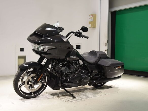 2024 Harley-Davidson Road Glide, чёрный, 2640000 рублей - вид 2